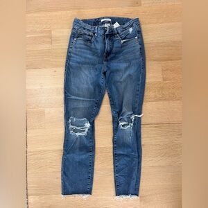 Good American Distressed Skinny Jeans in Blue